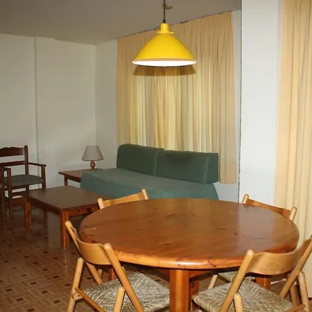 Apartamentos Pessets Adelaida Apartment