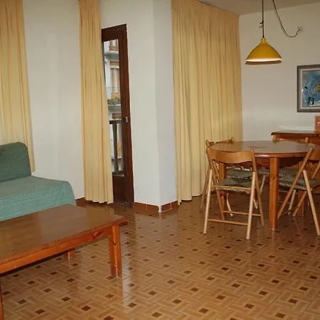 Apartamentos Pessets Adelaida Sort