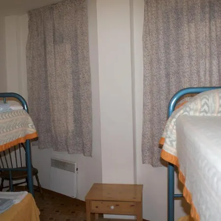Apartamentos Pessets Adelaida Sort