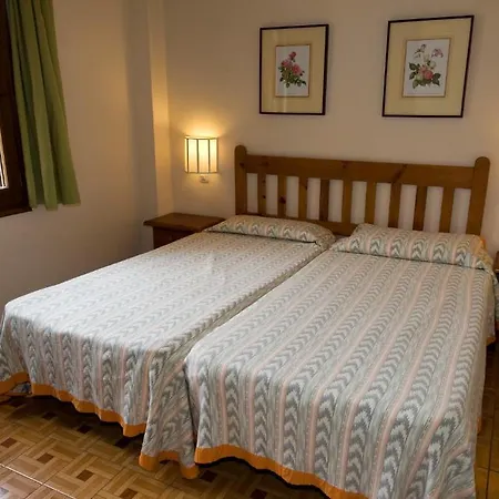 Apartament Pessets Adelaida *